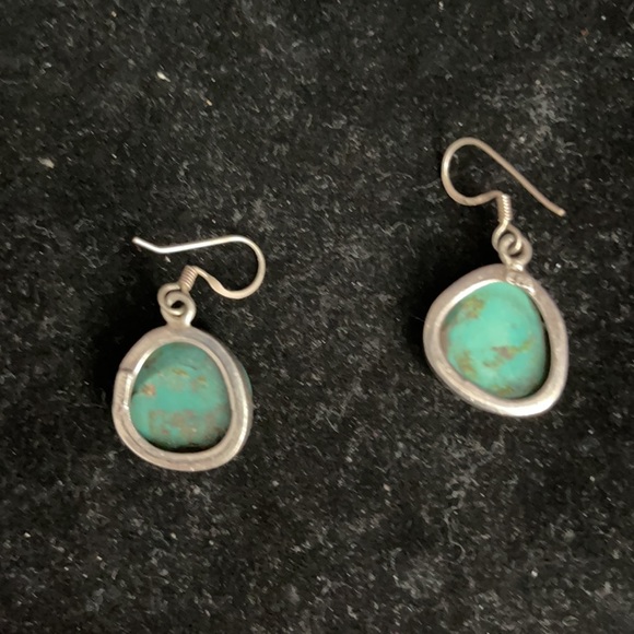 Turquoise and silver drop earrings. - Picture 2 of 2